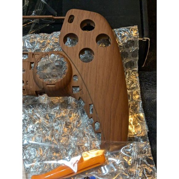 PS5 Extremerates wood grain control cover. NIB - Picture 3 of 6